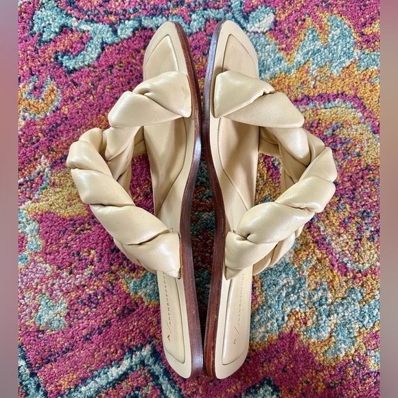 Anthropologie | Women’s honey puffer twist flat sandals, used in box, size 10 - Picture 6 of 14